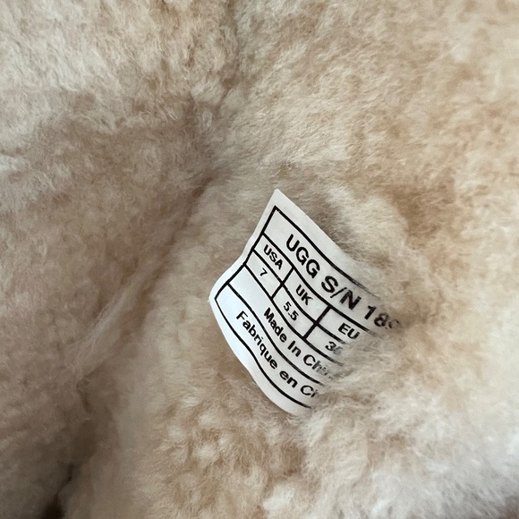 Uggs Sheepskin Boots in chestnut- Sz 7 - Picture 4 of 8